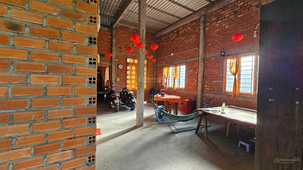 Bán nhà vườn kế bên khu cn, full thổ cư, sân vườn rộng, nhà kiên cố, ở hoặc đầu tư đều đẹp, giá tốt