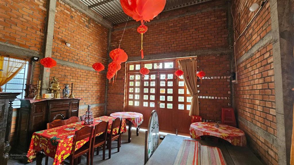 Bán nhà vườn kế bên khu cn, full thổ cư, sân vườn rộng, nhà kiên cố, ở hoặc đầu tư đều đẹp, giá tốt