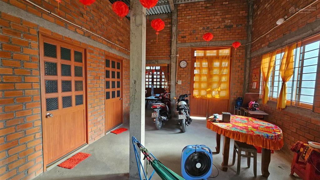 Bán nhà vườn kế bên khu cn, full thổ cư, sân vườn rộng, nhà kiên cố, ở hoặc đầu tư đều đẹp, giá tốt