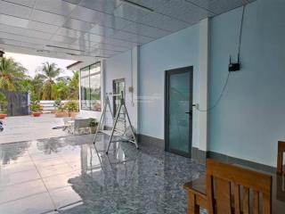 Chính chủ gấp nhà đường nhựa, vườn ao hiện hữu, 300m2 thổ cư, để lại toàn nội thất, giá tốt