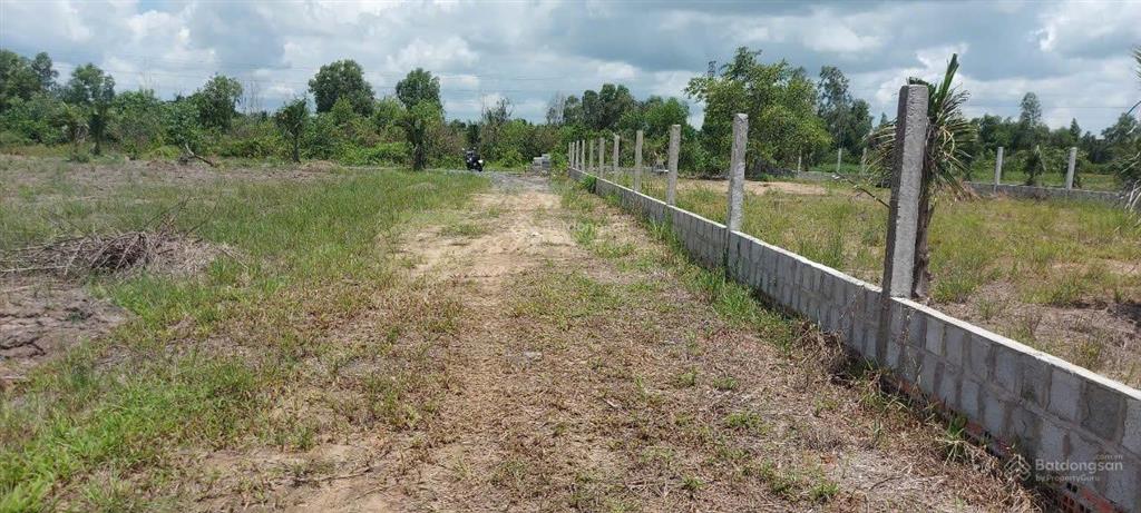 Bán gấp lô thổ cư 100% sát vành đai 4, mặt bằng sẵn, xây dựng ngay, ô tô tới đất, vị trí đẹp