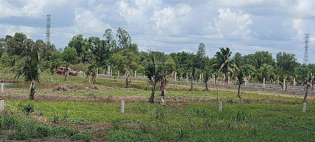 Bán gấp lô thổ cư 100% sát vành đai 4, mặt bằng sẵn, xây dựng ngay, ô tô tới đất, vị trí đẹp