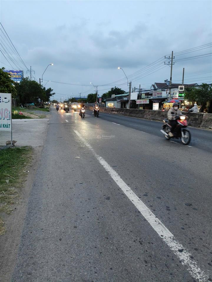 Bán nhanh lô đất mặt tiền, nở hậu 11m, nền cao bằng lộ, chuyển full thổ cư, giá tốt