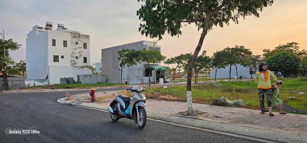 Bán gấp lô đất garden riverside thủ thừa, bên cạnh kcn, mặt tiền nhựa, giá hơn 1 tỷ