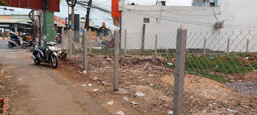 Bán lô thổ cư, hàng rào bao quanh, vị trí ngay ngã 3, cách kcn 300m, sổ sẵn, giá tốt