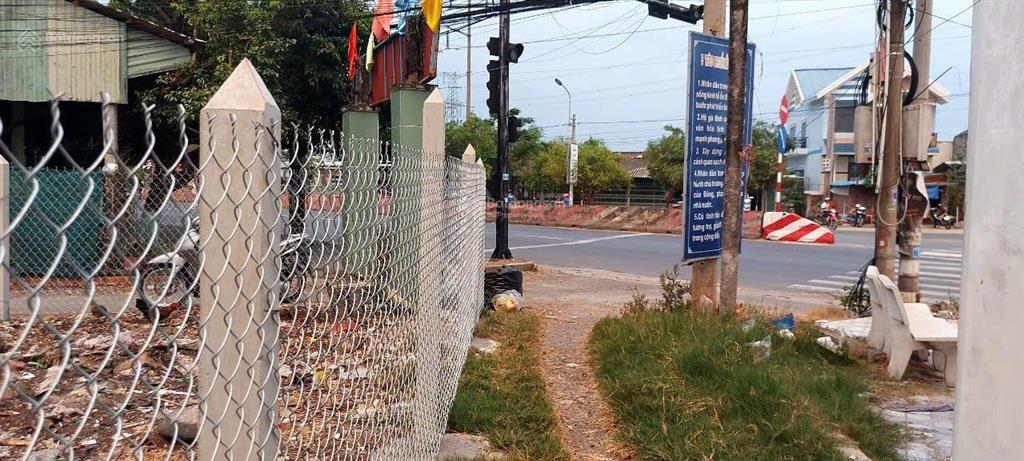 Bán lô thổ cư, hàng rào bao quanh, vị trí ngay ngã 3, cách kcn 300m, sổ sẵn, giá tốt