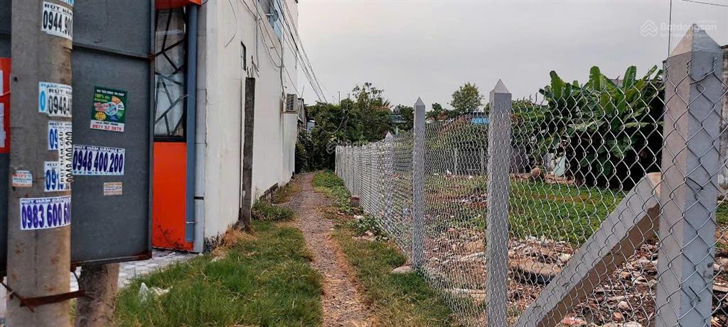 Bán lô thổ cư, hàng rào bao quanh, vị trí ngay ngã 3, cách kcn 300m, sổ sẵn, giá tốt