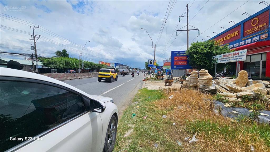 Bán đất mặt tiền ql1a, sát tân an, vị trí kinh doanh đẹp, nền cao ráo, sổ sẵn, thích hợp đầu tư
