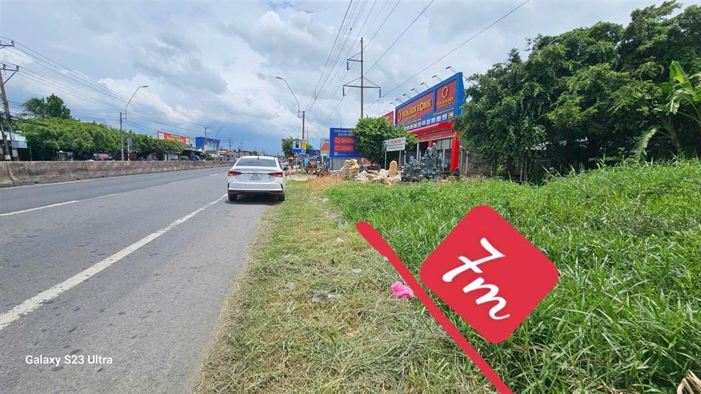 Bán đất mặt tiền ql1a, sát tân an, vị trí kinh doanh đẹp, nền cao ráo, sổ sẵn, thích hợp đầu tư