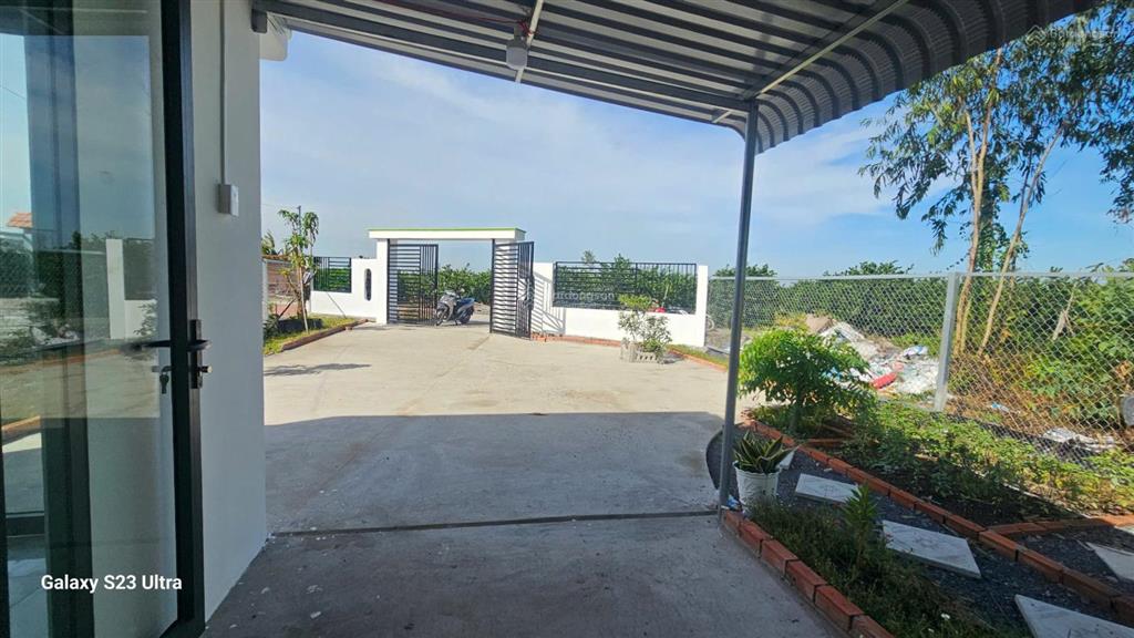 Bán nhà vườn xinh lung linh, ô tô tận nơi, thoáng mát, khu dân cư hiện hữu, điện nước đủ, giá tốt