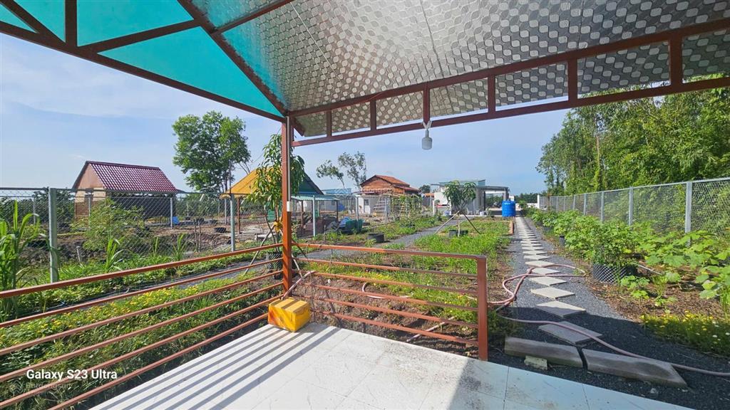 Bán nhà vườn xinh lung linh, ô tô tận nơi, thoáng mát, khu dân cư hiện hữu, điện nước đủ, giá tốt