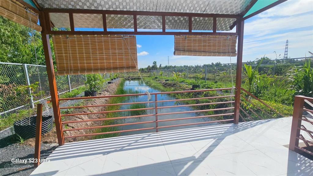 Bán nhà vườn xinh lung linh, ô tô tận nơi, thoáng mát, khu dân cư hiện hữu, điện nước đủ, giá tốt