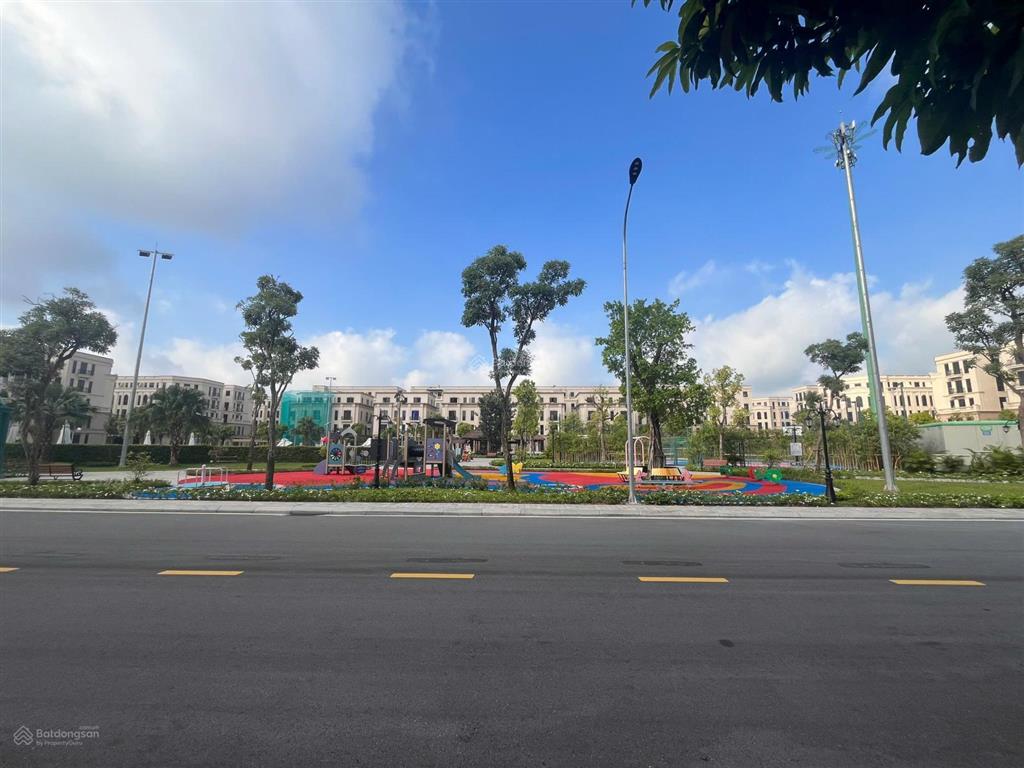 Cho thuê biệt thự song lập view công viên, gần chung cư, trường học, giá thuê~39tr,  0973 636 ***
