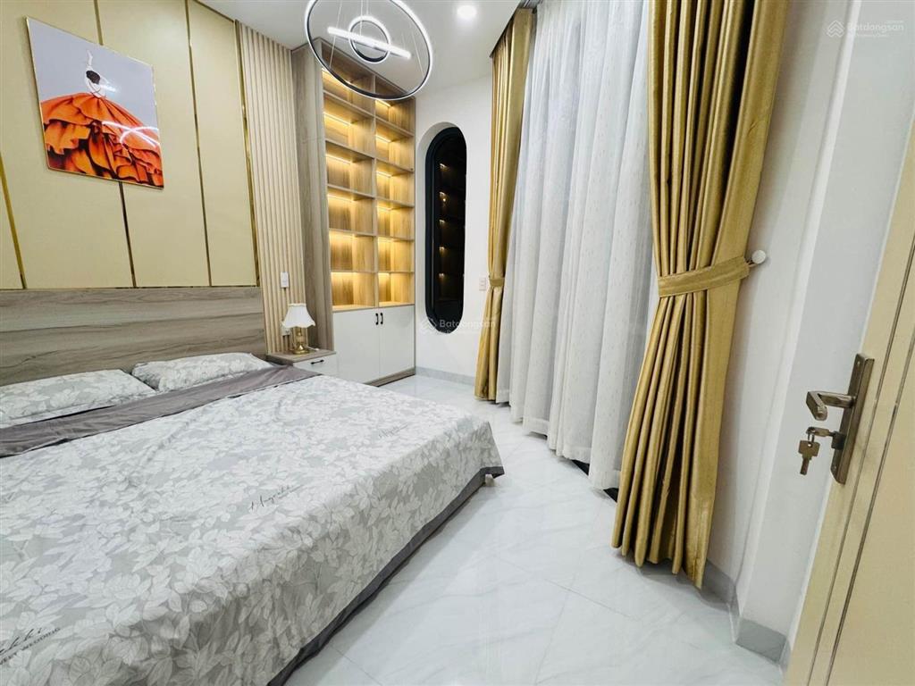 Hẻm xe hơi rộng  căn góc 2 mặt thoáng  tặng nội thất