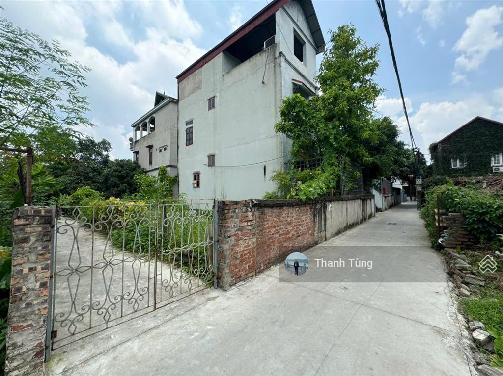 Lô góc tiềm năng 2 mặt tiền hai mặt ngõ tách 2 thửa được tại chợ cổ dương ngõ rộng 6m oto đỗ cửa