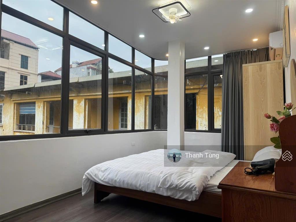 Số 68 đoàn thị điểm  văn miếu full nội thất nhập khẩu xin sò view ban công triệu đô