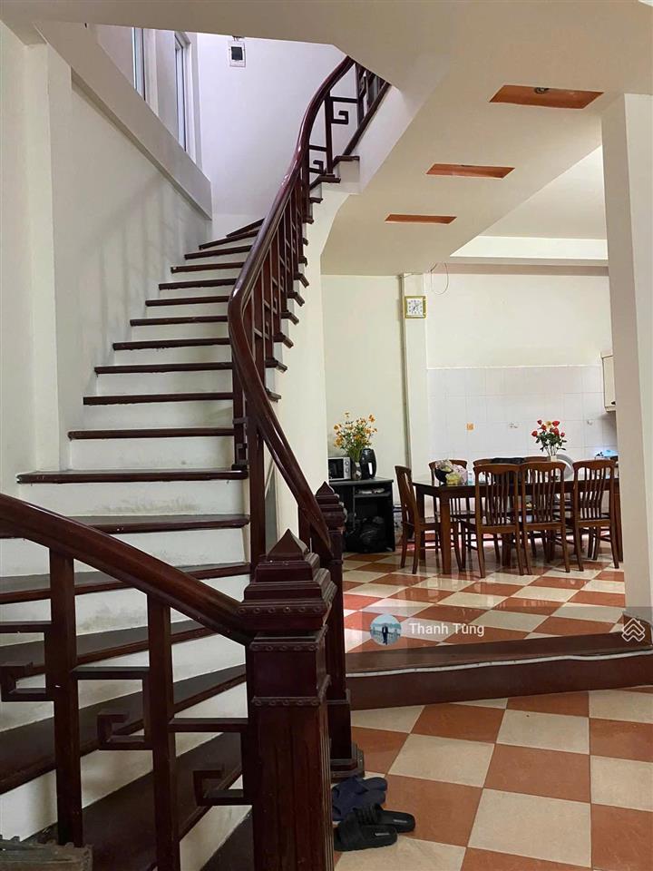Căn góc 3,5t ngõ xã đàn oto đỗ cửa vị trí đẹp dt 50,6m mt hoa hậu 8,12m vừa ở vừa kd rất tốt