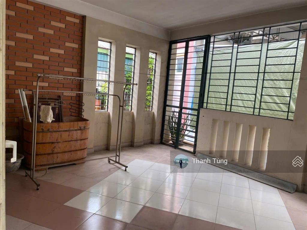 Căn góc 3,5t ngõ xã đàn oto đỗ cửa vị trí đẹp dt 50,6m mt hoa hậu 8,12m vừa ở vừa kd rất tốt