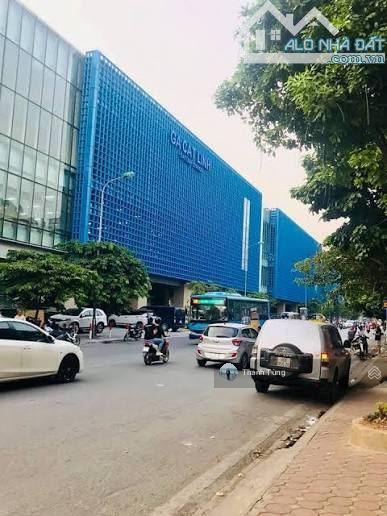 Nhà 5t vị trí đẹp tại mặt hồ hoàng cầu mặt phố mai anh tuấn. dt 52m2 mt 3,7m, giá 27 tỷ kd sầm uất