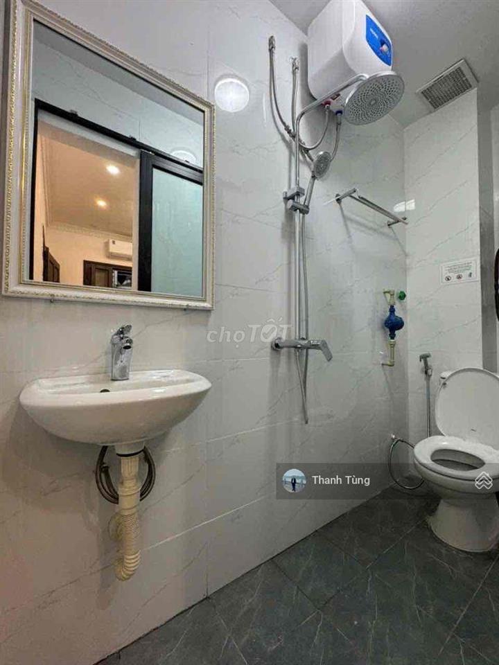 Phòng trọ mặt phố khương trung oto đỗ cửa an ninh tốt sạch sẽ víp full nội thất cao cấp