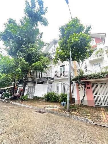 Biệt thự đẹp kd tốt khu p/lô trần đại nghĩa  bách khoa oto tránh vỉa hè rộng phù hợp làm vp, cty.