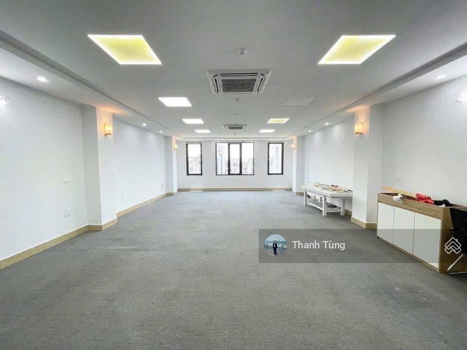 Cho thuê toà nhà 7t thang máy có hầm tại mặt phố xã đàn  đủ các tiêu chuẩn về pccc