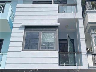 Nhà đẹp cần bán, khu thoáng mát gần bờ sông và không ngập