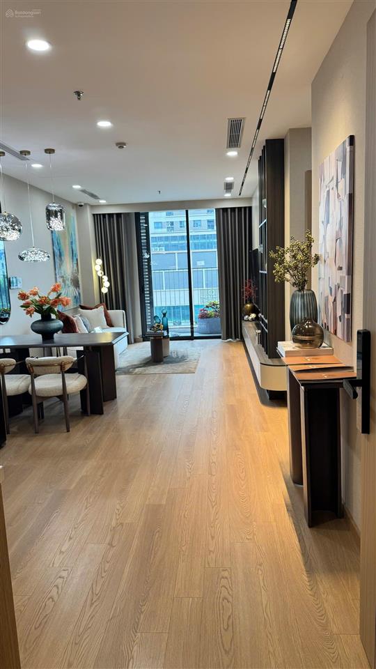 Bán căn hộ the charm an hưng 72m2 hướng đb mẫu 2pn 2vs giá 6,1 tỷ.  0967 506 ***