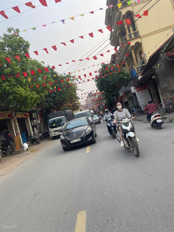 Nhỉnh 8 tỷ bán đất đẹp tại đường thụy phương, 50 m2  mt 4,8m  đường 5m, nhiều tiện ích