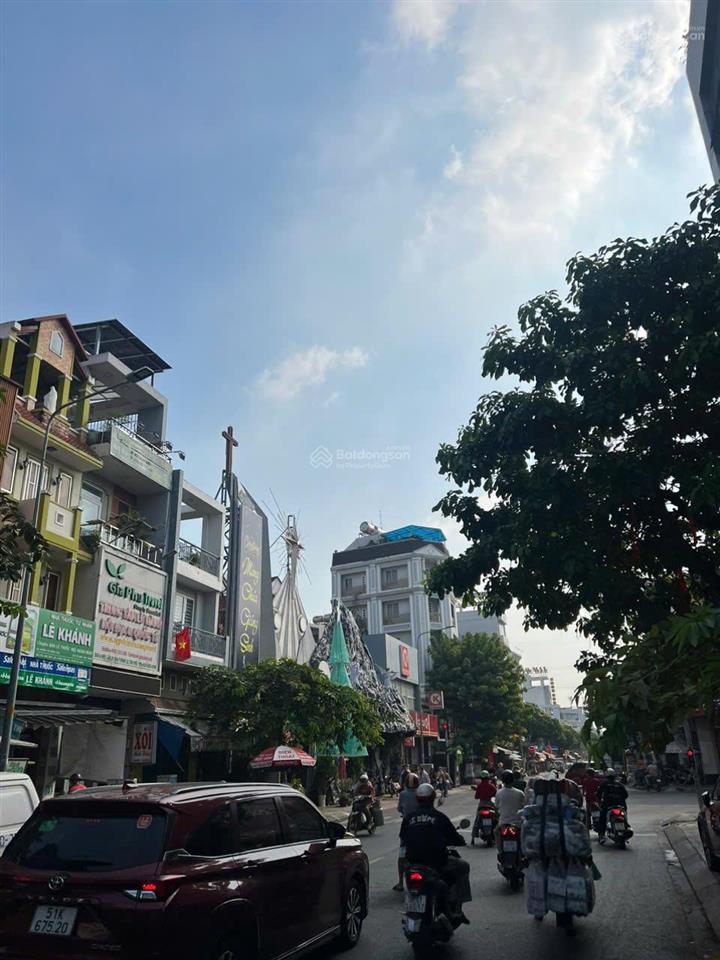 Cần bán tòa nhà văn phòng 8 tầng đường gò dầu  tân sơn nhì, quận tân phú. dts 1000m²