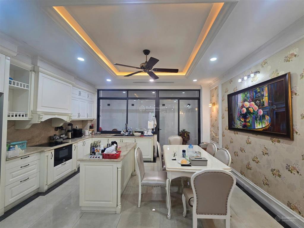 Ngay chợ tân hương hẻm xe hơi thông trung tâm phường tân quý tân phú dt 52m2 5 tầng btct