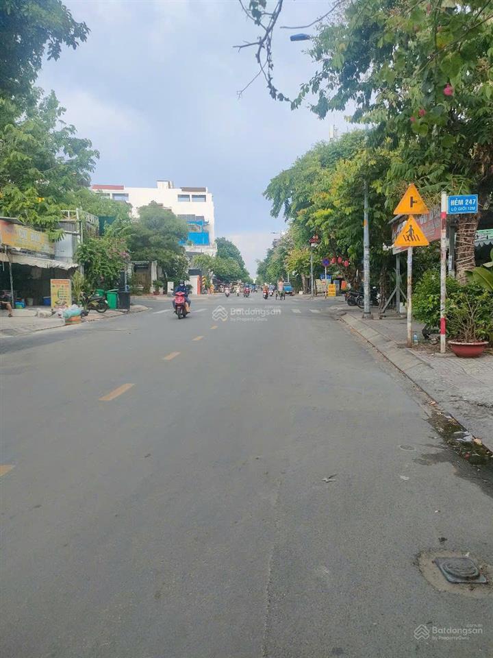 Bán nhà mặt tiền đường độc lập  tân sơn nhì. dt 8m x 30m.