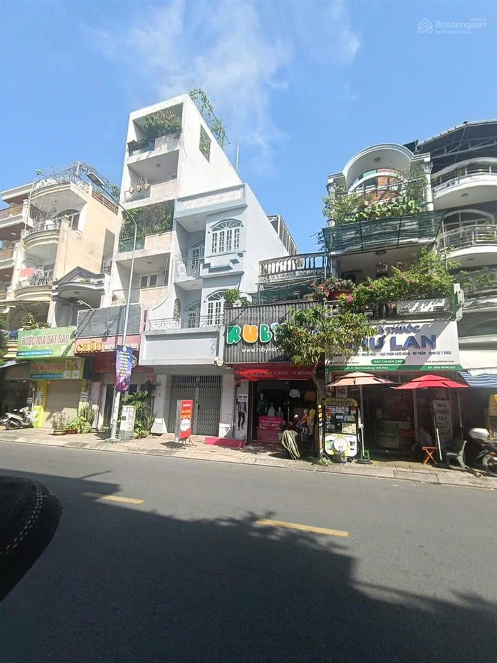 Bán nhà mặt tiền đường độc lập  tân sơn nhì. dt 8m x 30m.