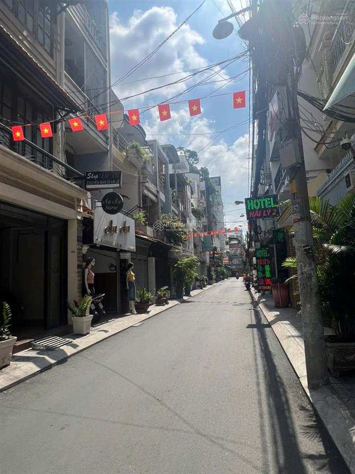 Cần bán gấp nhà hẻm 6m đường sư vạn hạnh, gần vạn hạnh mall. quận 10