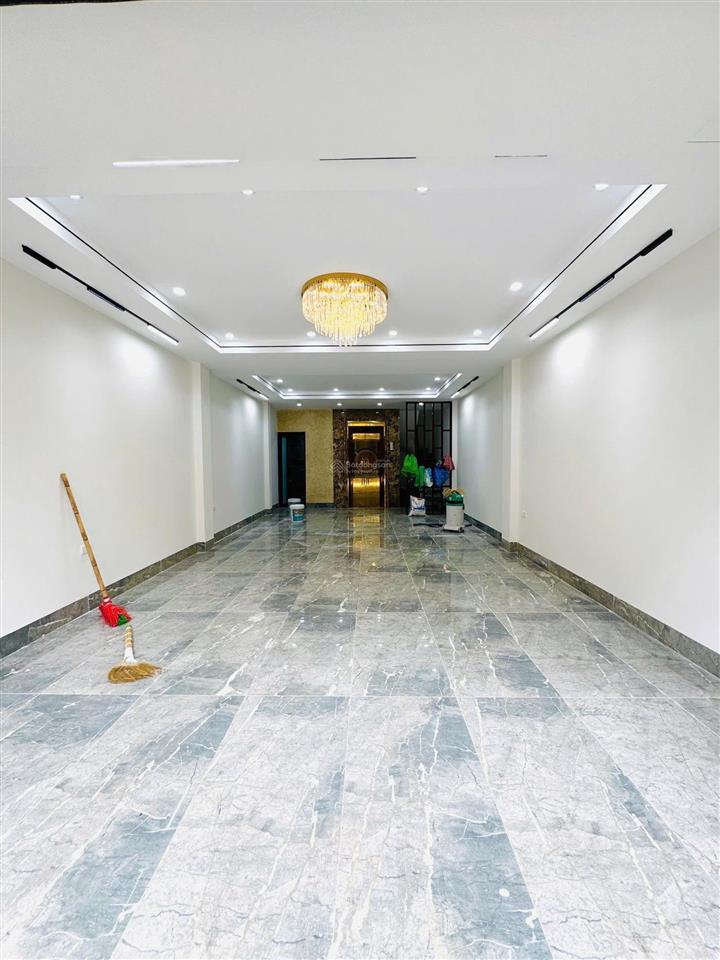 Tôi cần bán nhà 7 tầng thang máy gara oto 22 tỷ