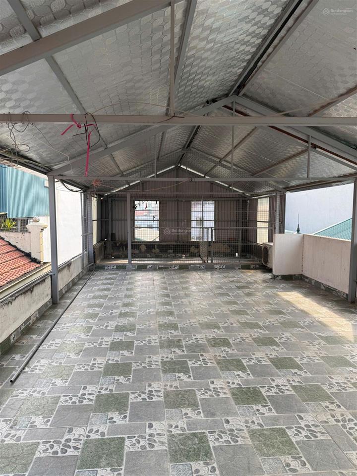 Tôi chính chủ bán nhà 3 tầng cũ 77.4m2 ngõ thông ô tô sát chân cầu vĩnh tuy  đối diện aeon mall lb