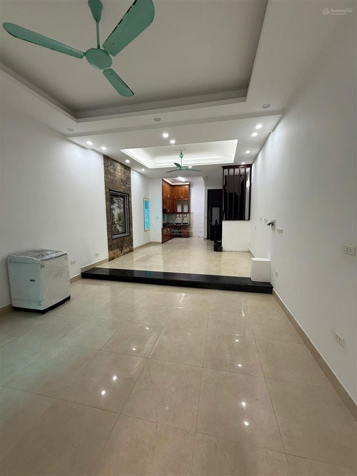 Tôi chính chủ bán nhà 3 tầng cũ 77.4m2 ngõ thông ô tô sát chân cầu vĩnh tuy  đối diện aeon mall lb