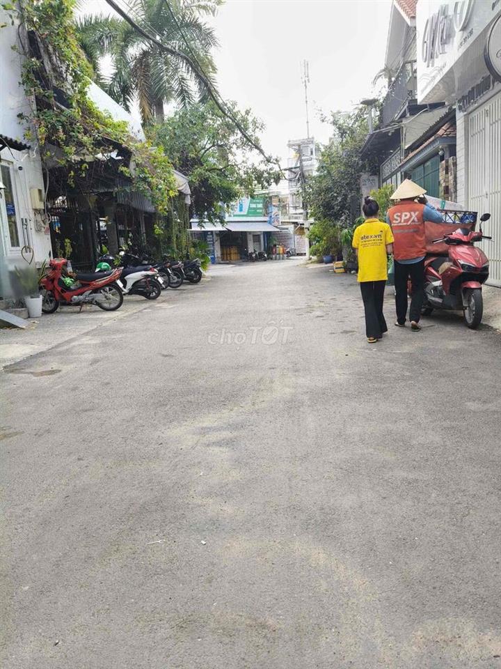 hoa hông 1% gửi anh em dẫn khách