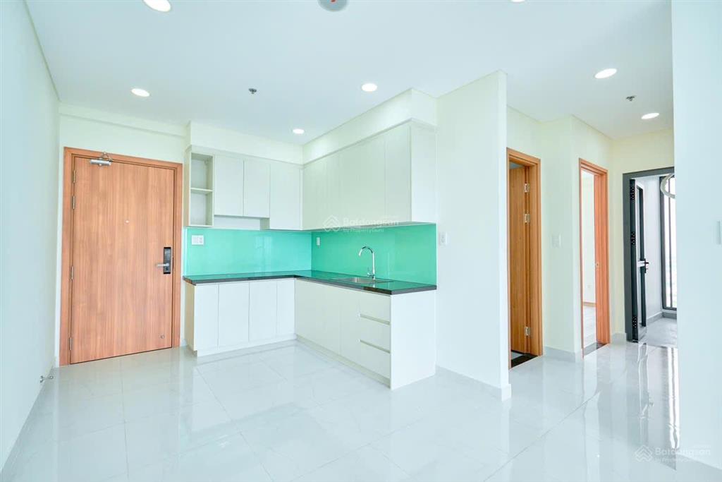 Bán căn 2pn tầng cao view đẹp hướng nam mát mẻ sổ sẵn