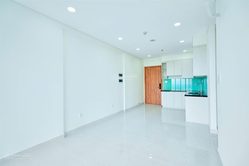 Bán căn 2pn tầng cao view đẹp hướng nam mát mẻ sổ sẵn