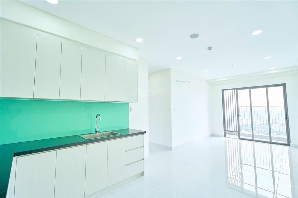 Bán căn 2pn tầng cao view đẹp hướng nam mát mẻ sổ sẵn