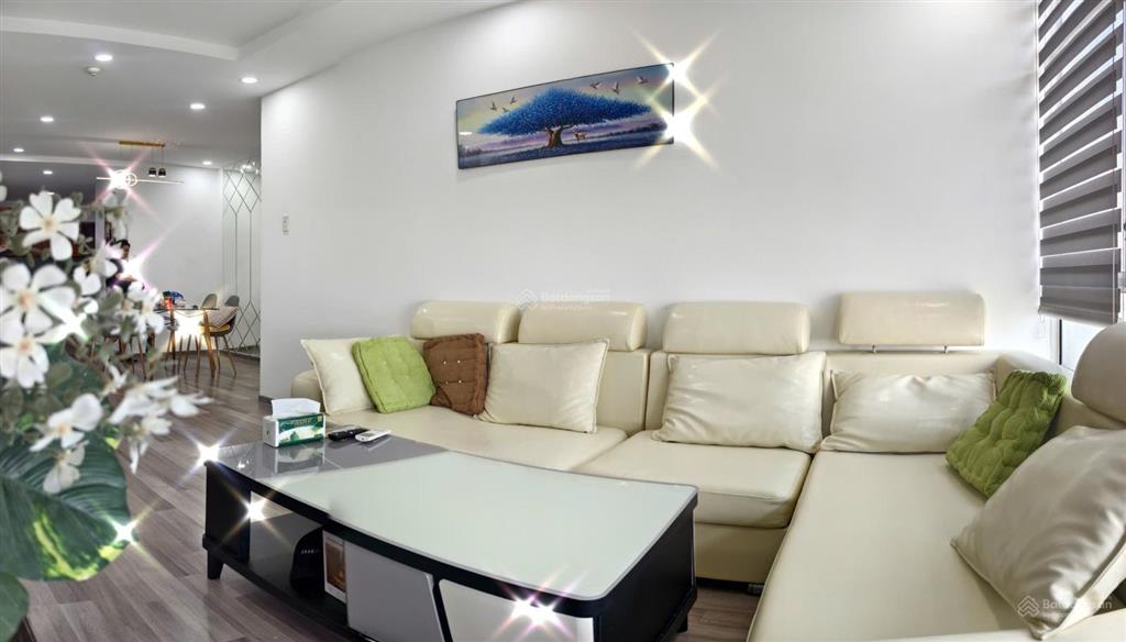 Hàng hiếm 3pn căn hộ trung tâm thành phố chỉ 37tr/m2 đầy đủ nội thất chỉ dọn vào ở