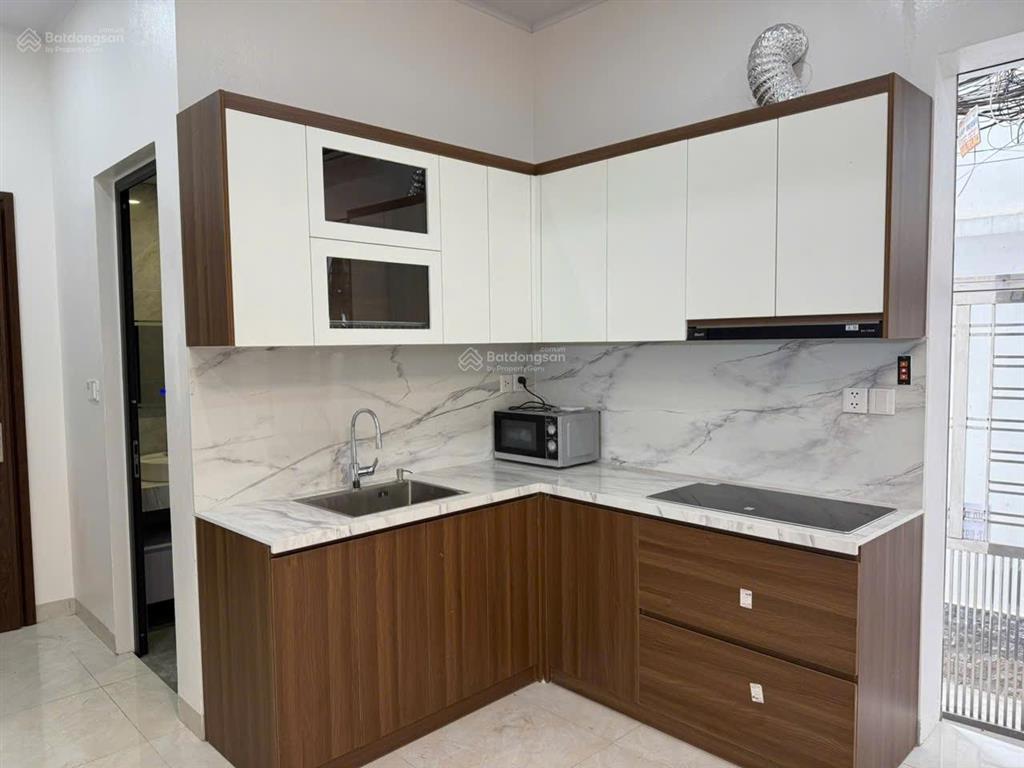 Cho thuê nhà số 42 ngõ 3 trần khát chân giá 8 triệu, dt 43m2, xép 10m2.  chính chủ 0913 510 ***