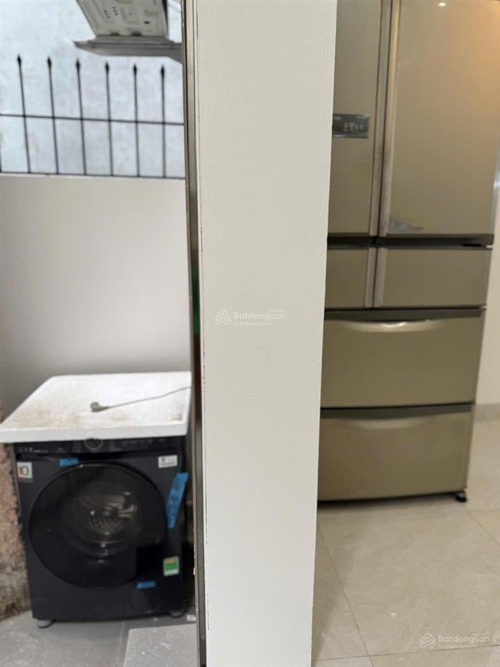 Cho thuê nhà số 42 ngõ 3 trần khát chân giá 8 triệu, dt 43m2, xép 10m2.  chính chủ 0913 510 ***