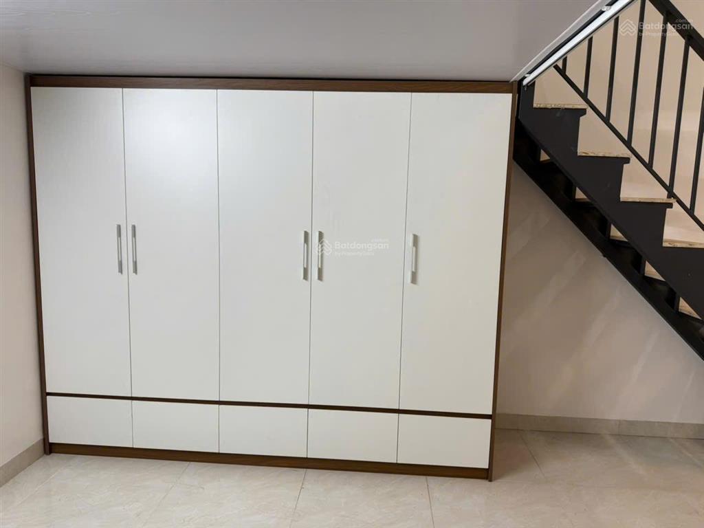 Cho thuê nhà số 42 ngõ 3 trần khát chân giá 8 triệu, dt 43m2, xép 10m2.  chính chủ 0913 510 ***
