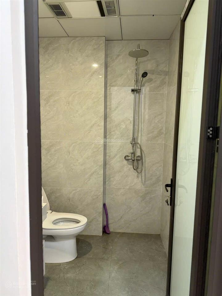 Cho thuê nhà số 42 ngõ 3 trần khát chân giá 8 triệu, dt 43m2, xép 10m2.  chính chủ 0913 510 ***