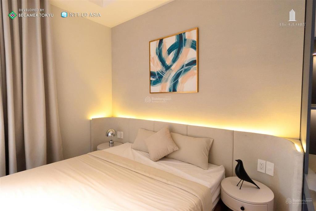 Bán căn hộ 2pn,2wc69m2 tại the glory, view hồ bơi tầng cao cạnh siêu thị aeon, cho thuê từ 16tr/th