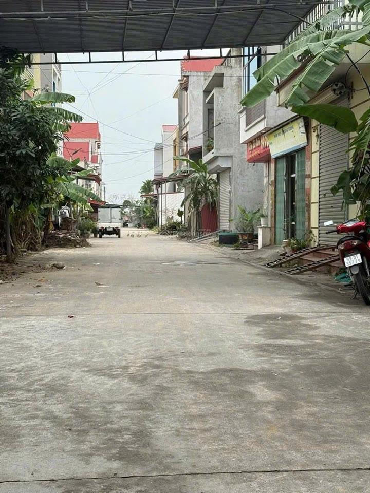 Đất yên trung gần tỉnh lộ 295, gần kcn sam sung oto vào đất mt 6,3m  dt 100m2 nhỉnh 2 tỷ