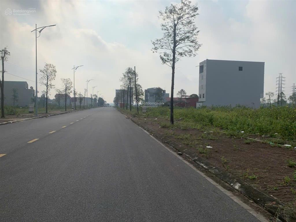 Bán nền lk kđt yên trung thụy hòa dãy lk1, giá chỉ 23.6 tr/m2, 100m2 sổ đỏ sát đường 80m đang mở