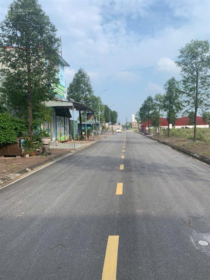 Bán nền lk kđt yên trung thụy hòa dãy lk1, giá chỉ 23.6 tr/m2, 100m2 sổ đỏ sát đường 80m đang mở